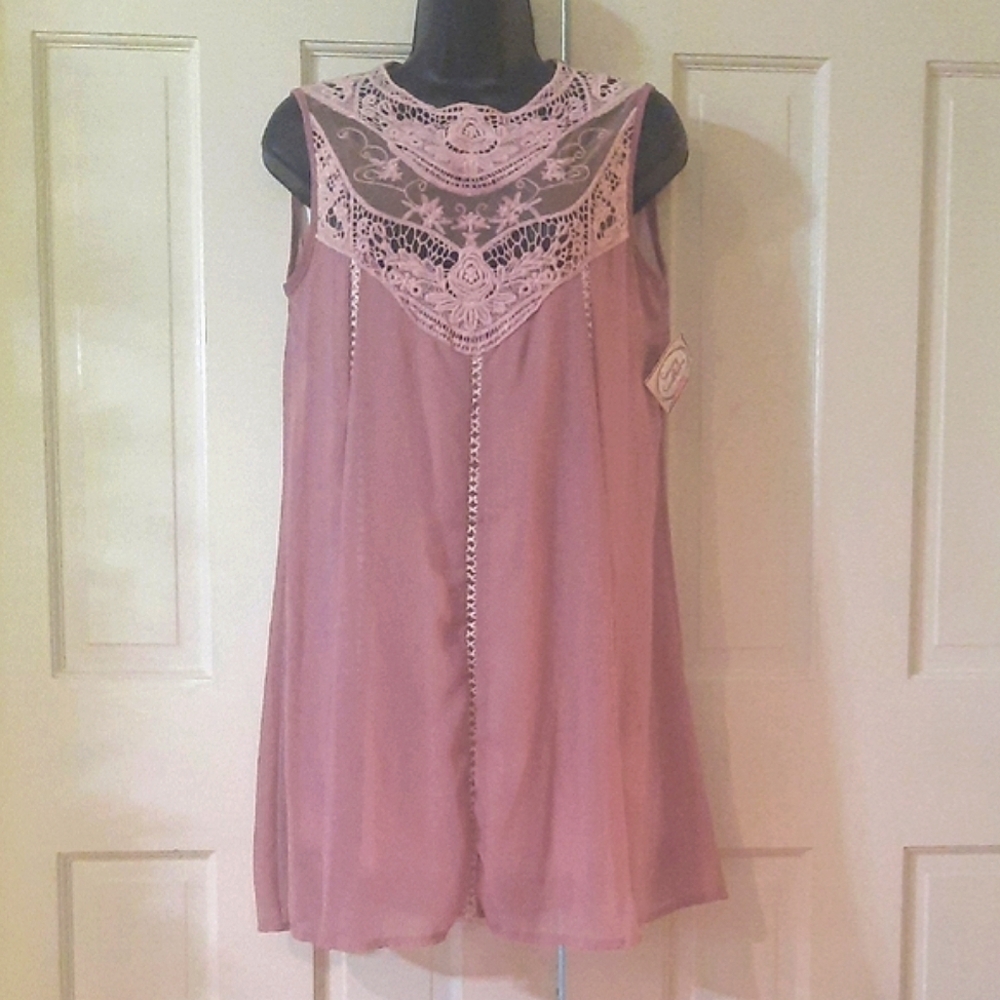 Sleeveless Plum Lace Dress - Women's Size:  Medium - Boutique Brand